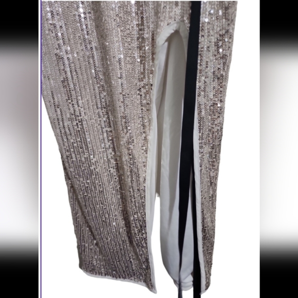 NWT Pretty Little Thing Silver Sequin Split Midi Dress Size: US -8 - Picture 4 of 16